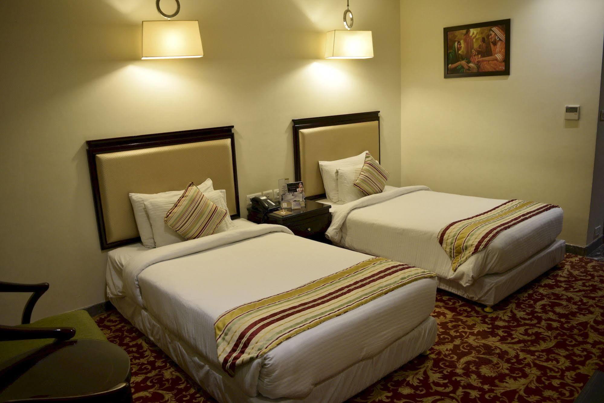 Hotel One Earth Avaas à Amritsar Extérieur photo